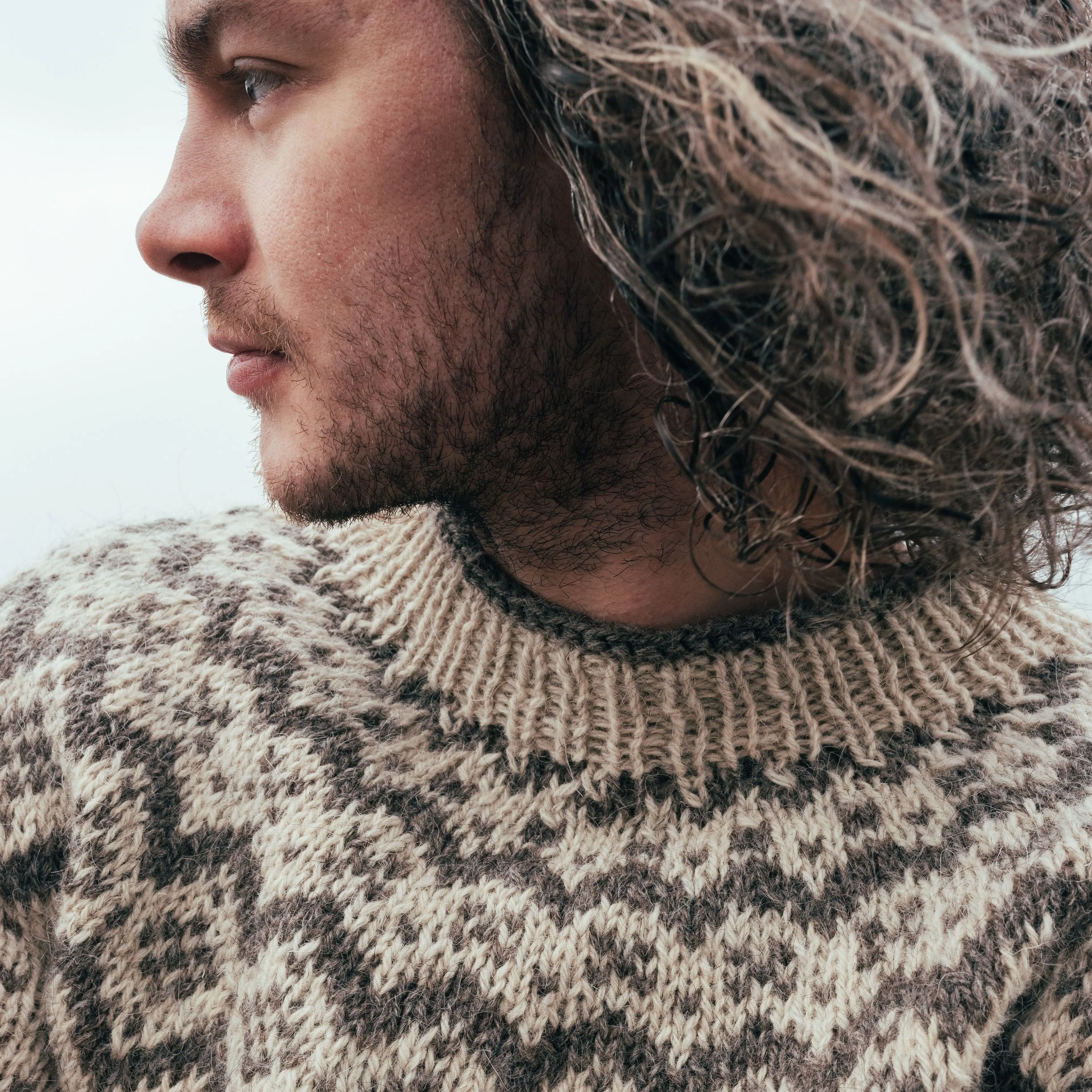 22977-fjeld-men-s-sweater-1.webp