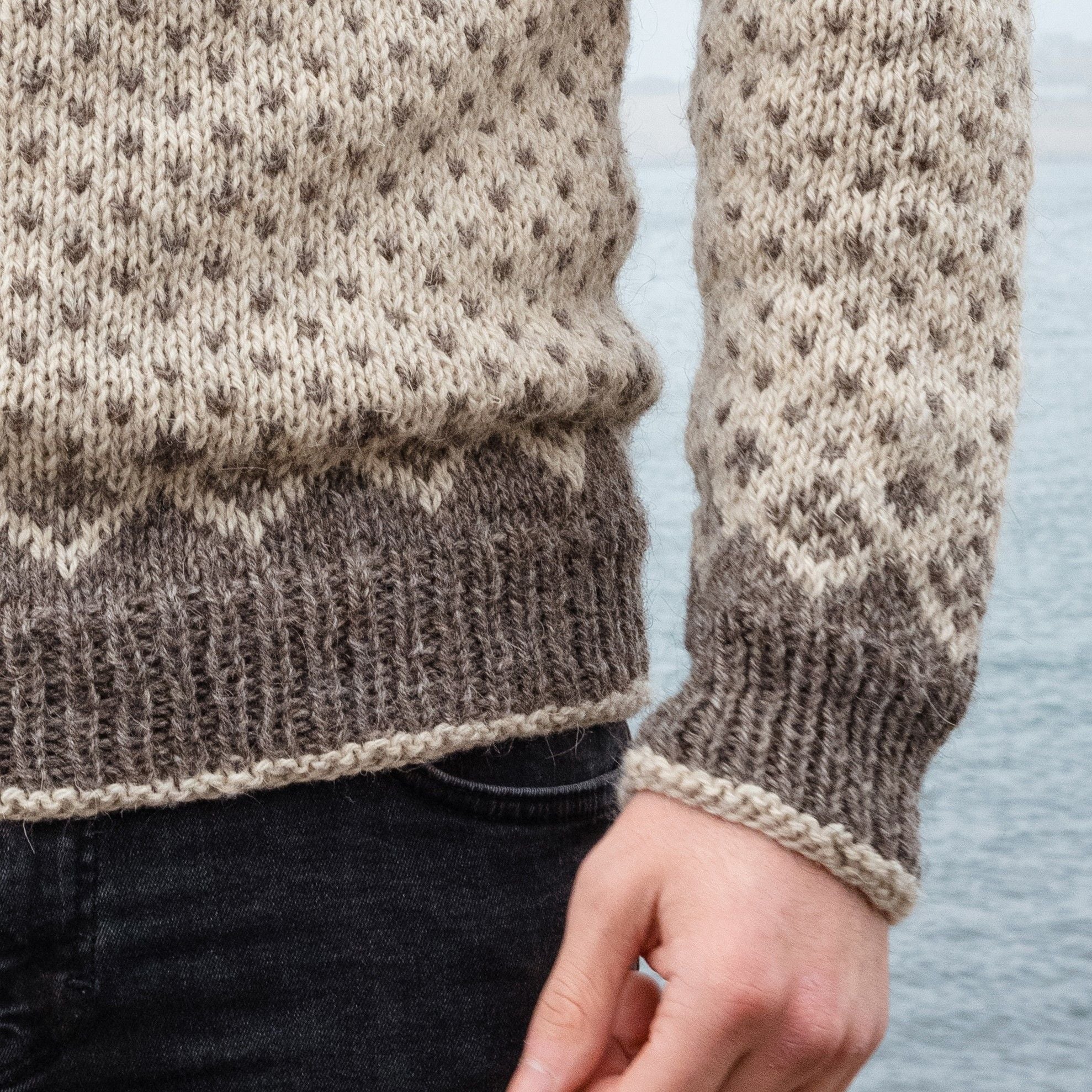 22977-fjeld-men-s-sweater-1.webp
