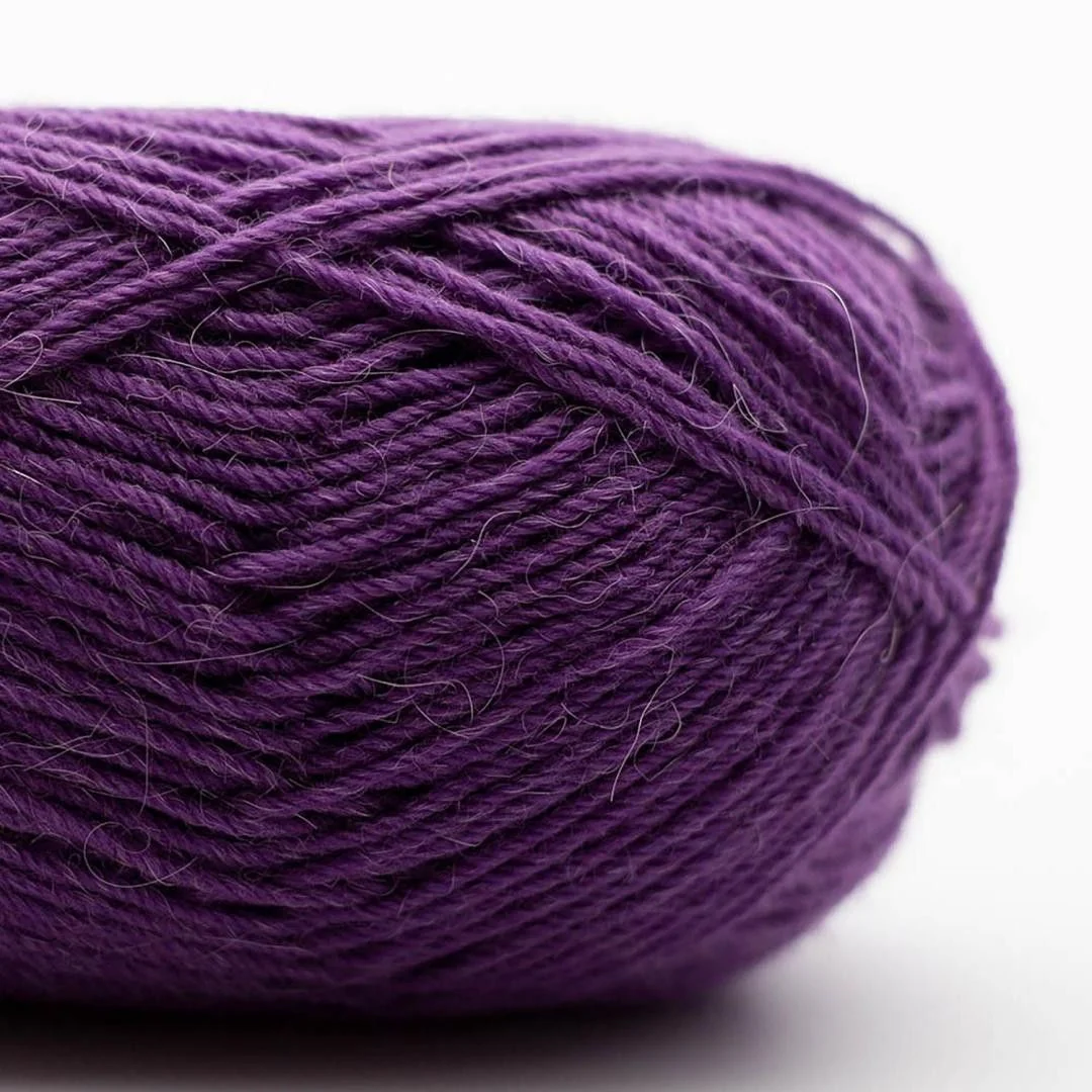 24145-edelweiss-alpaka-4-ply-25g-1.webp