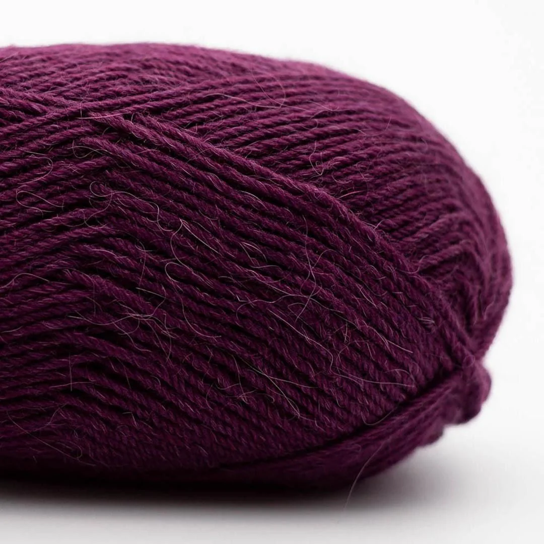 24145-edelweiss-alpaka-4-ply-25g-1.webp