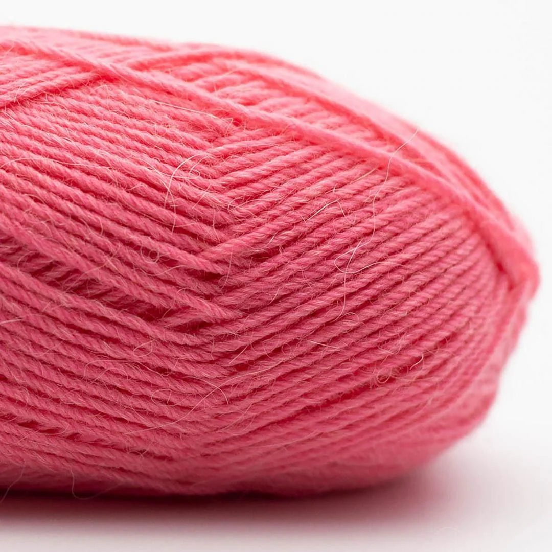 24145-edelweiss-alpaka-4-ply-25g-1.webp