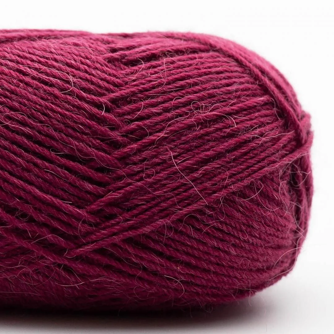 24145-edelweiss-alpaka-4-ply-25g-1.webp