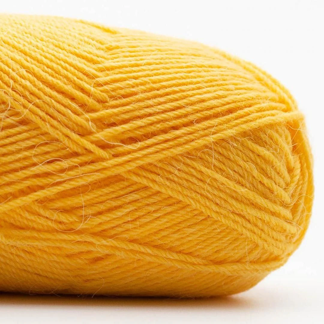 24145-edelweiss-alpaka-4-ply-25g-1.webp
