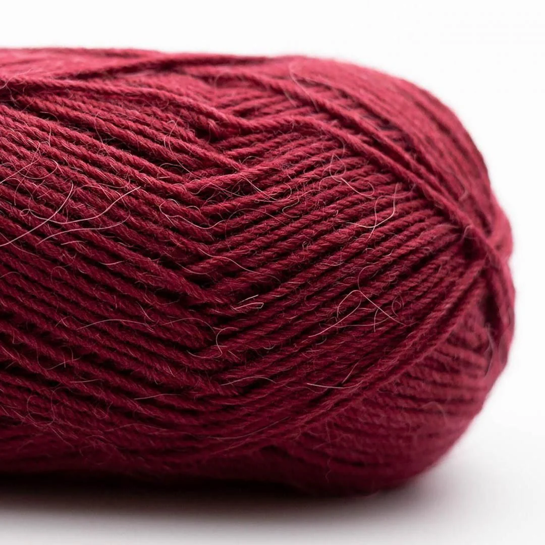 24145-edelweiss-alpaka-4-ply-25g-1.webp