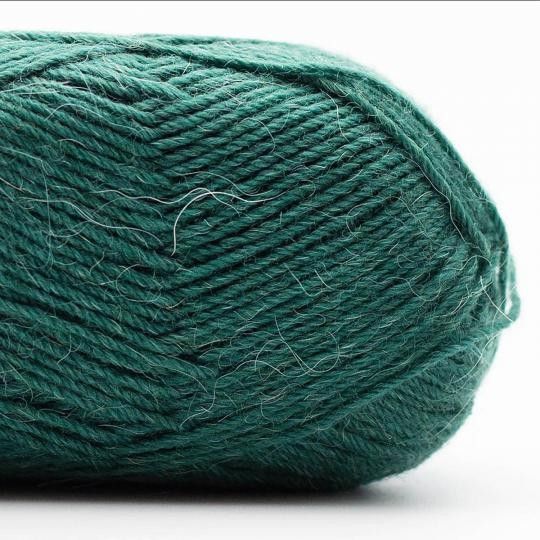 24145-edelweiss-alpaka-4-ply-25g-1.webp