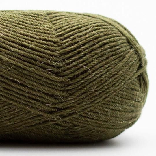 24145-edelweiss-alpaka-4-ply-25g-1.webp