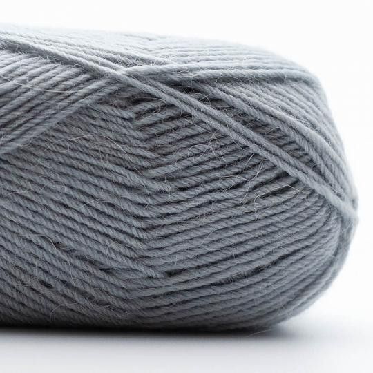 24145-edelweiss-alpaka-4-ply-25g-1.webp