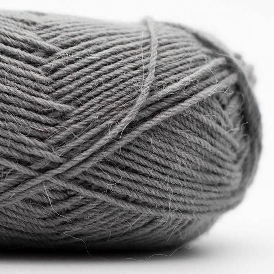 24145-edelweiss-alpaka-4-ply-25g-1.webp