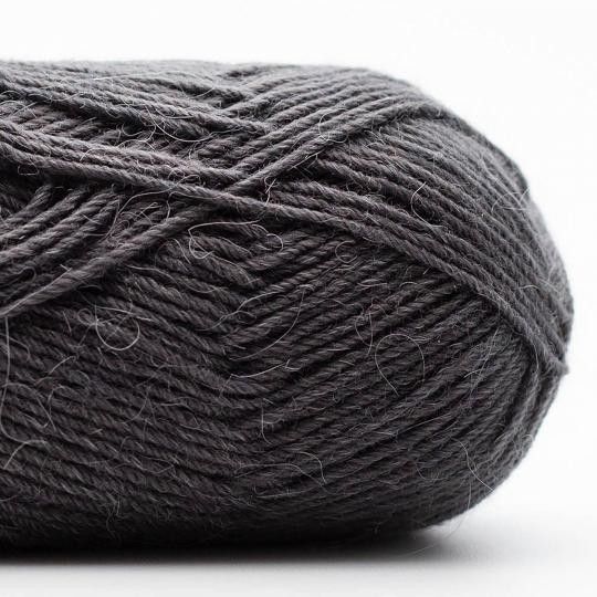 24145-edelweiss-alpaka-4-ply-25g-1.webp