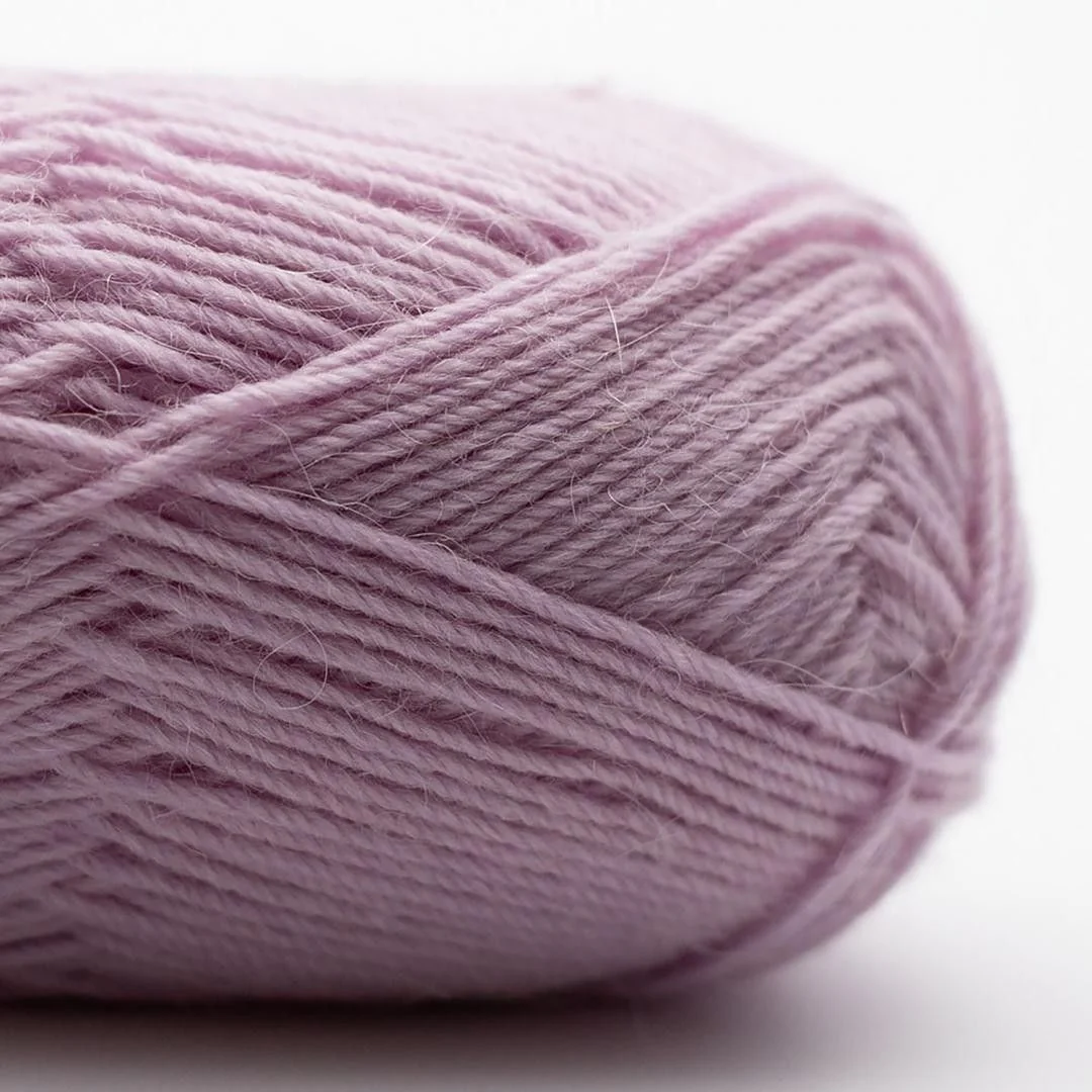 24145-edelweiss-alpaka-4-ply-25g-1.webp