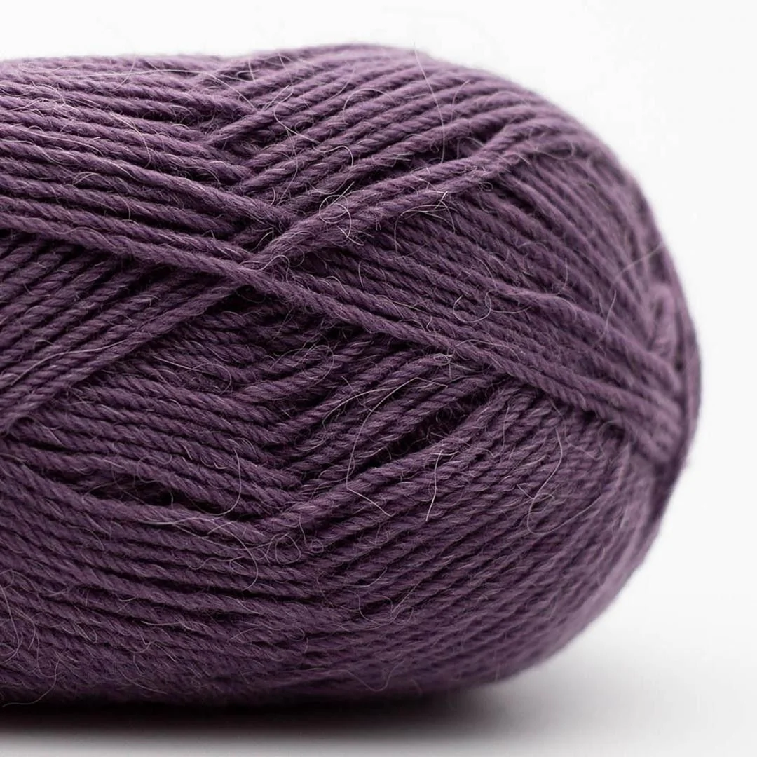 24145-edelweiss-alpaka-4-ply-25g-1.webp