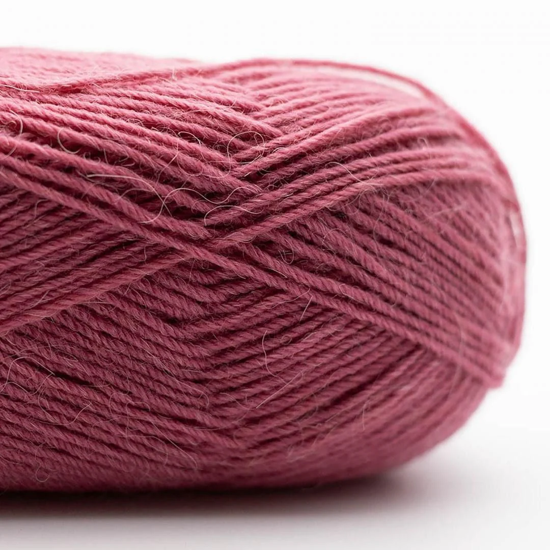 24145-edelweiss-alpaka-4-ply-25g-1.webp