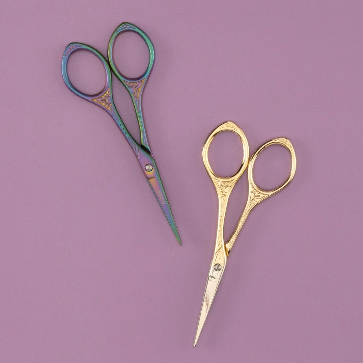 24272-scissors-ornament-small-1.webp