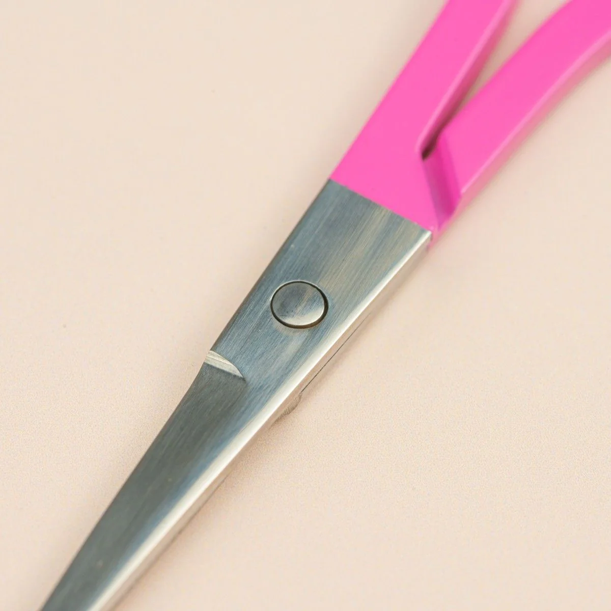 2528-scissors-heart-1.webp