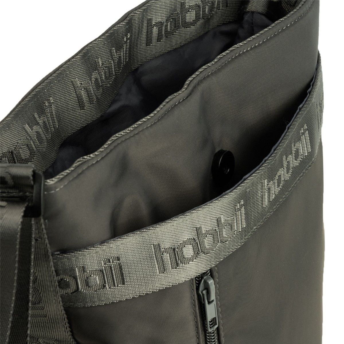 2550-bucket-bag-1.webp