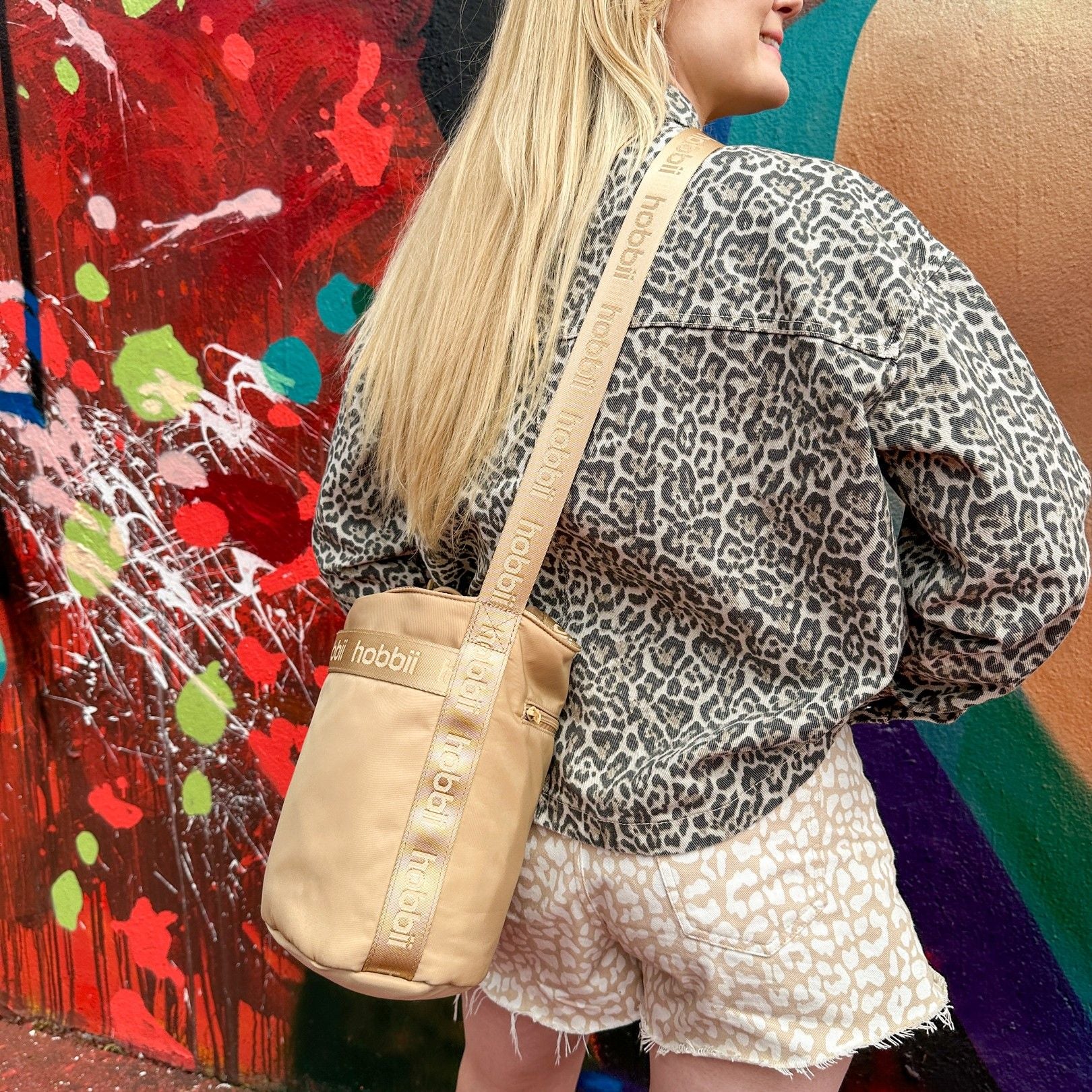 2550-bucket-bag-1.webp