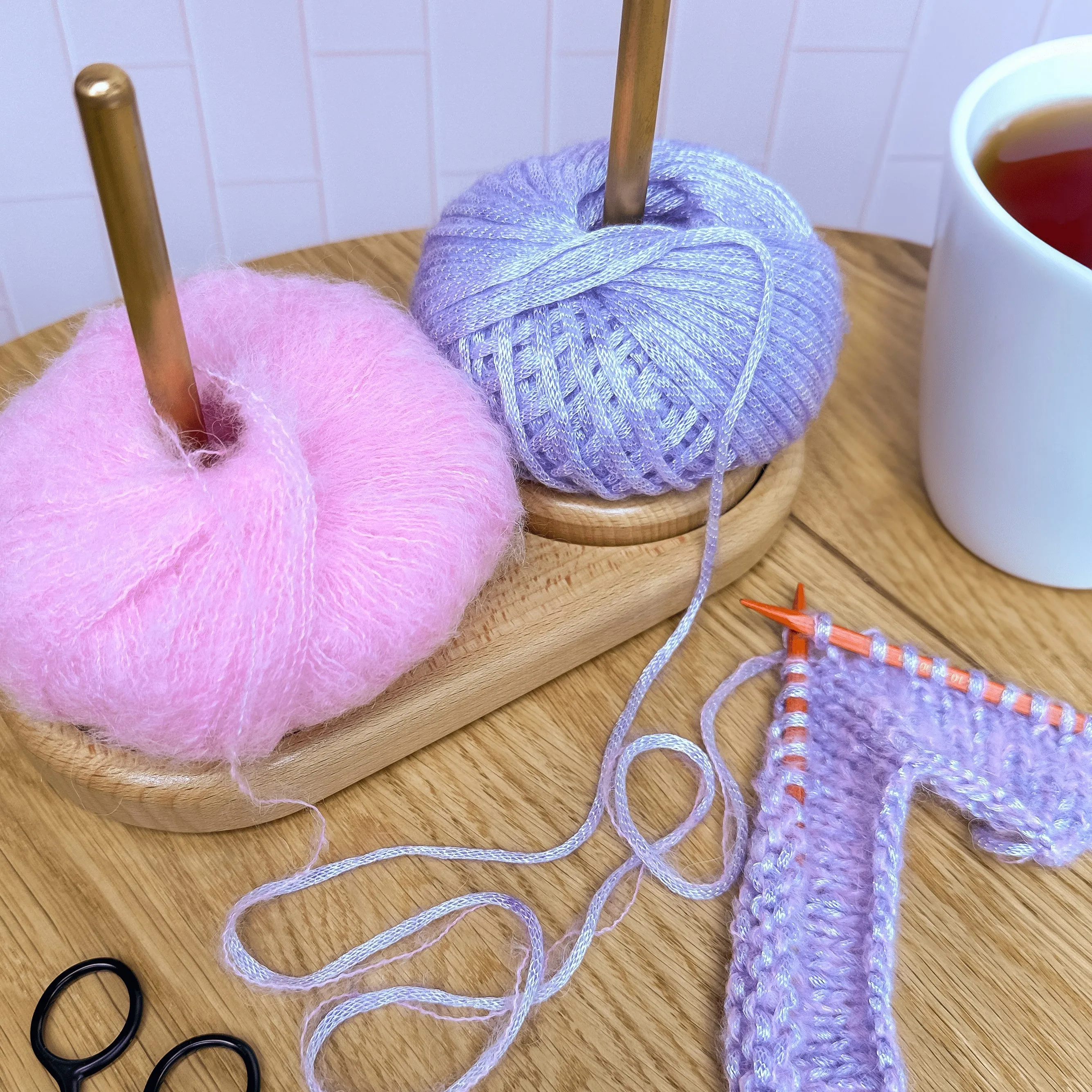 2553-duo-yarn-holder-wooden-1.webp