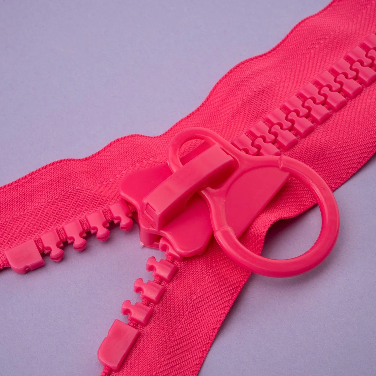 2613-giant-zipper-1.webp