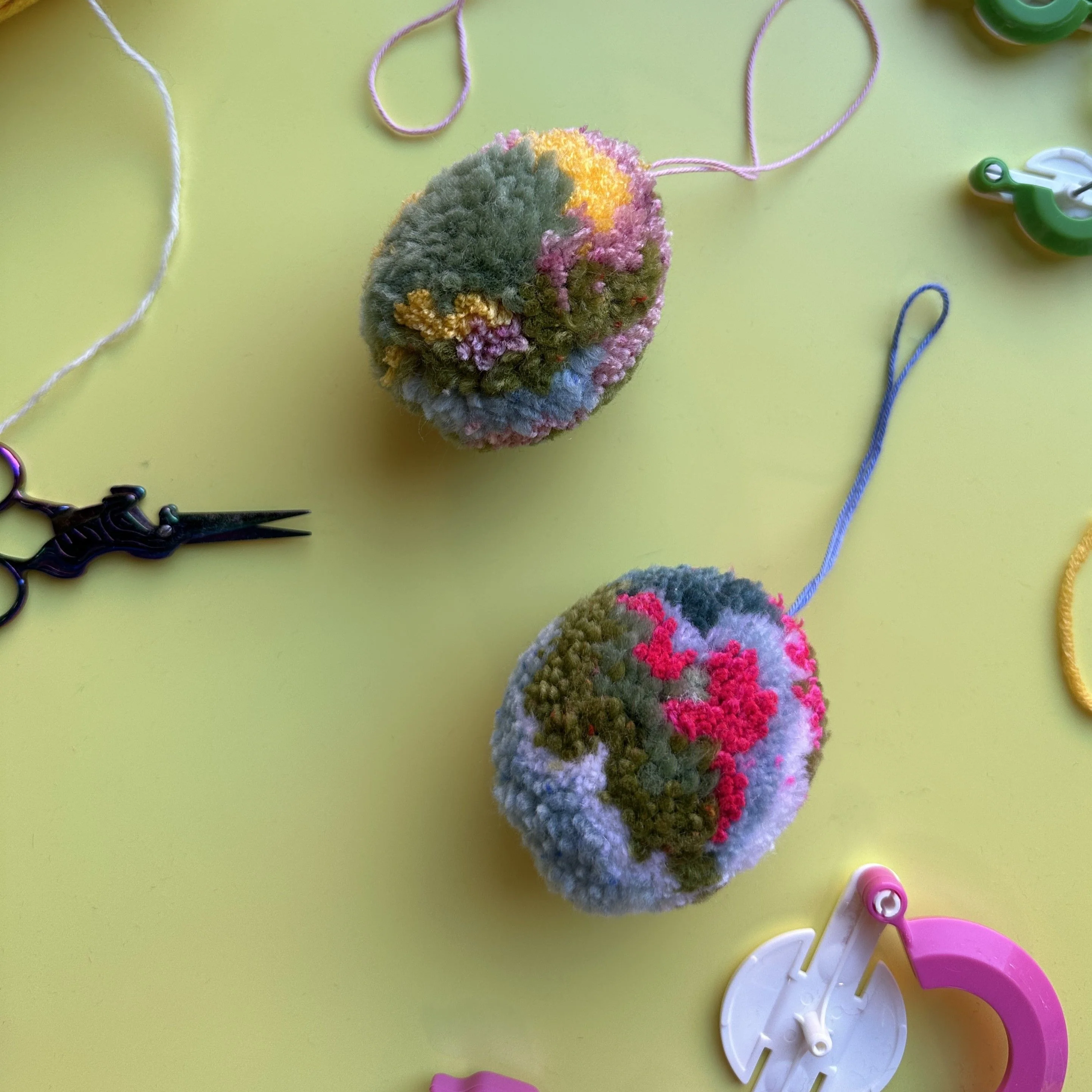 2905-wave-pompom-maker-set-1.webp