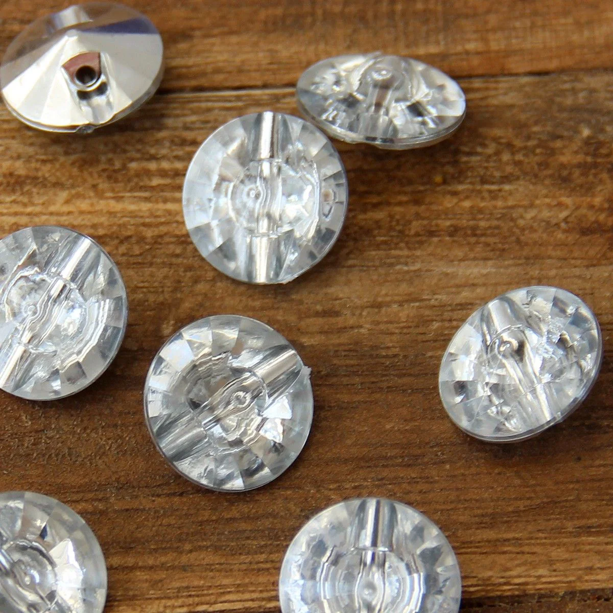 2979-tunnel-shank-cocktail-buttons-18-mm-0-7-inches–1.webp
