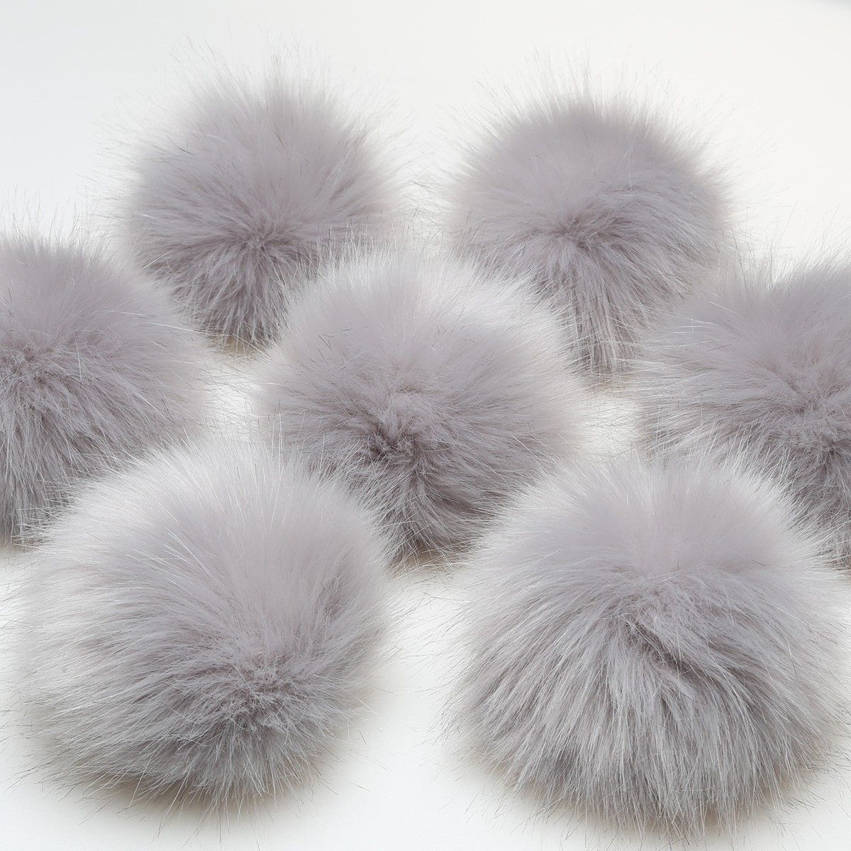 Pom Pom w/button - Gray - Large