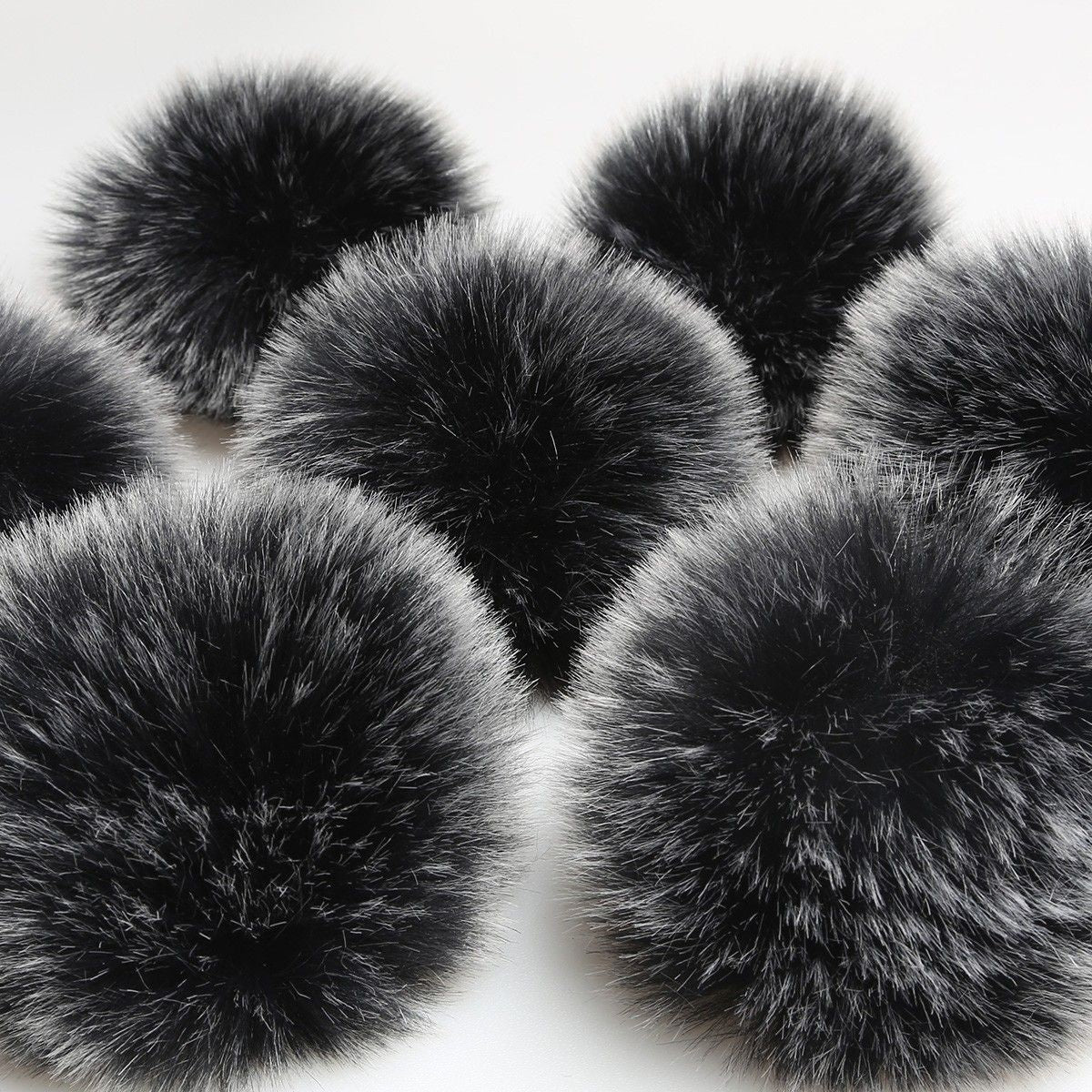 Pom Pom - Dark Gray
