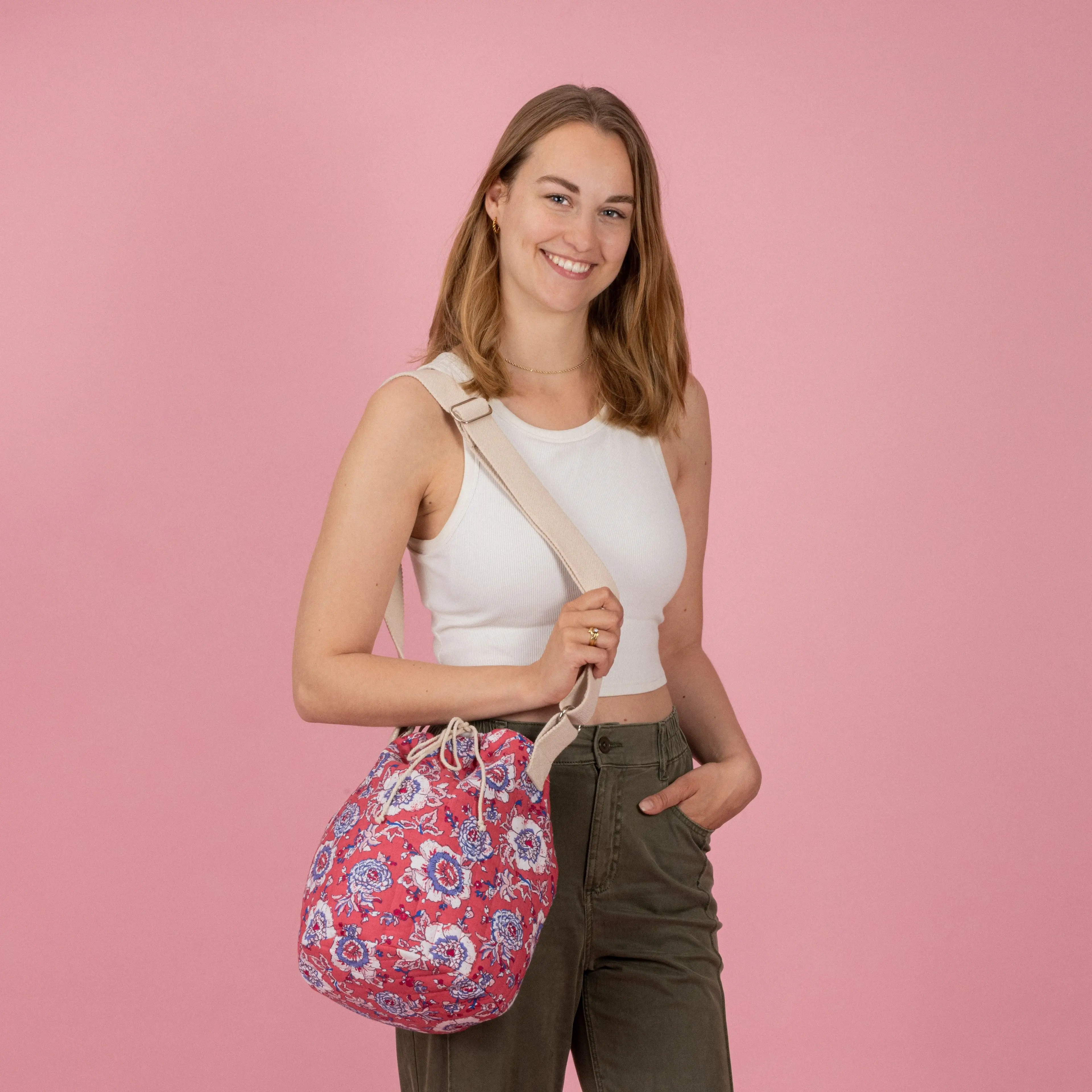 3105-quilted-bucket-bag-1.webp