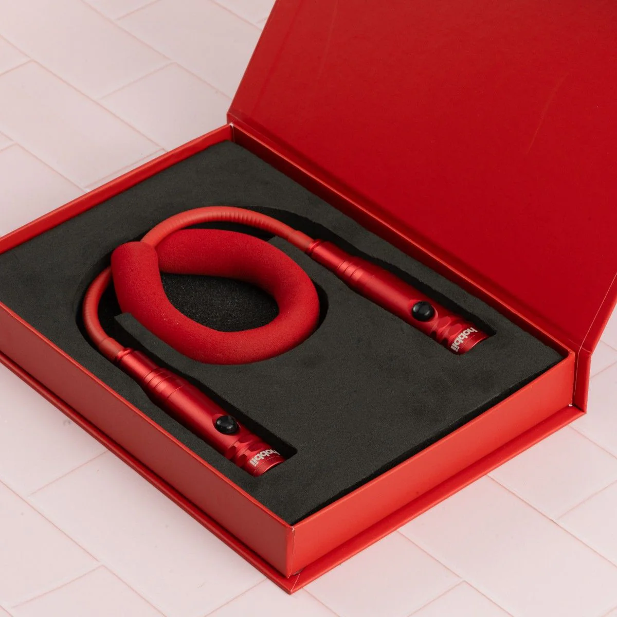 3110-neck-light-deluxe-red-1.webp
