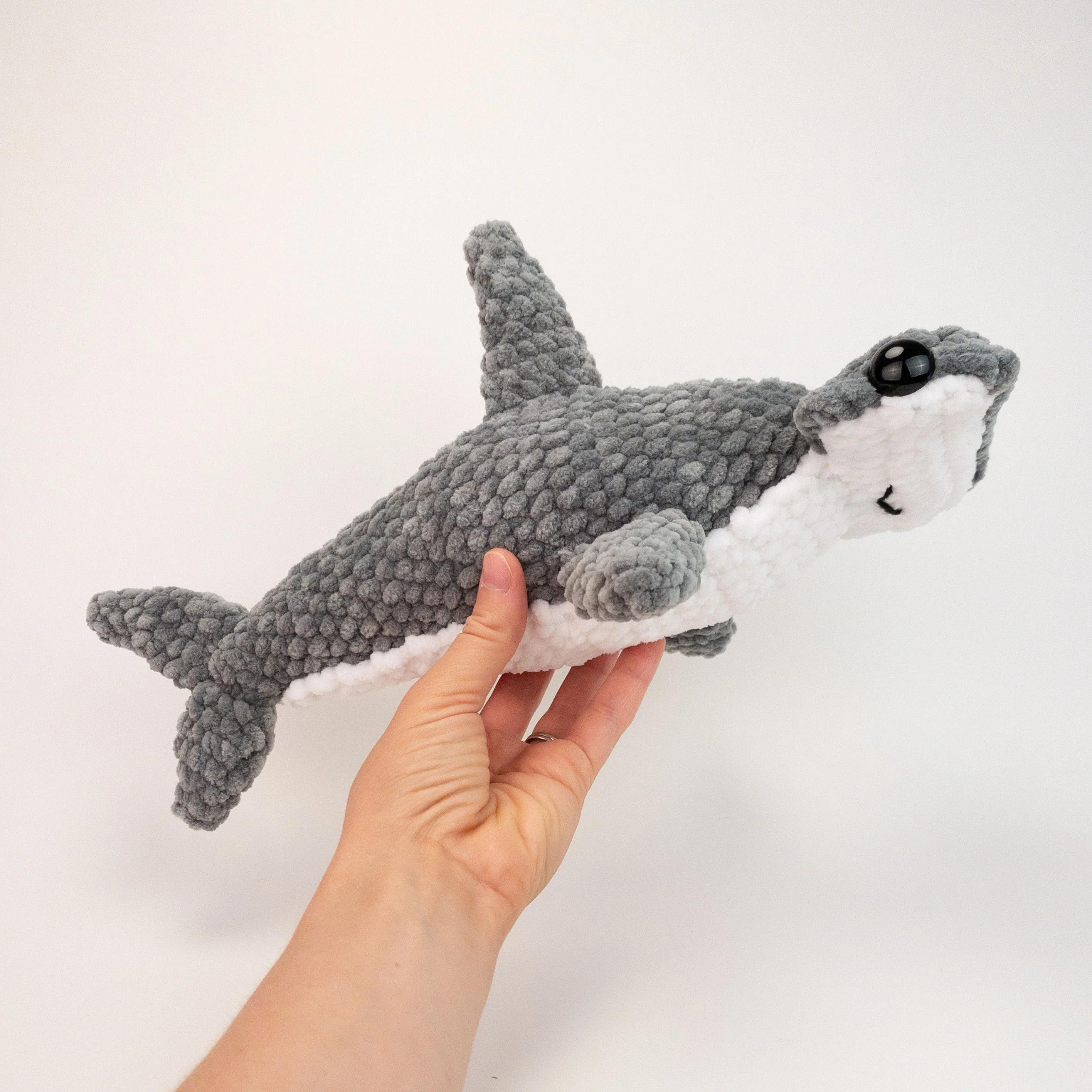5593-hector-the-hammerhead-shark-1.webp