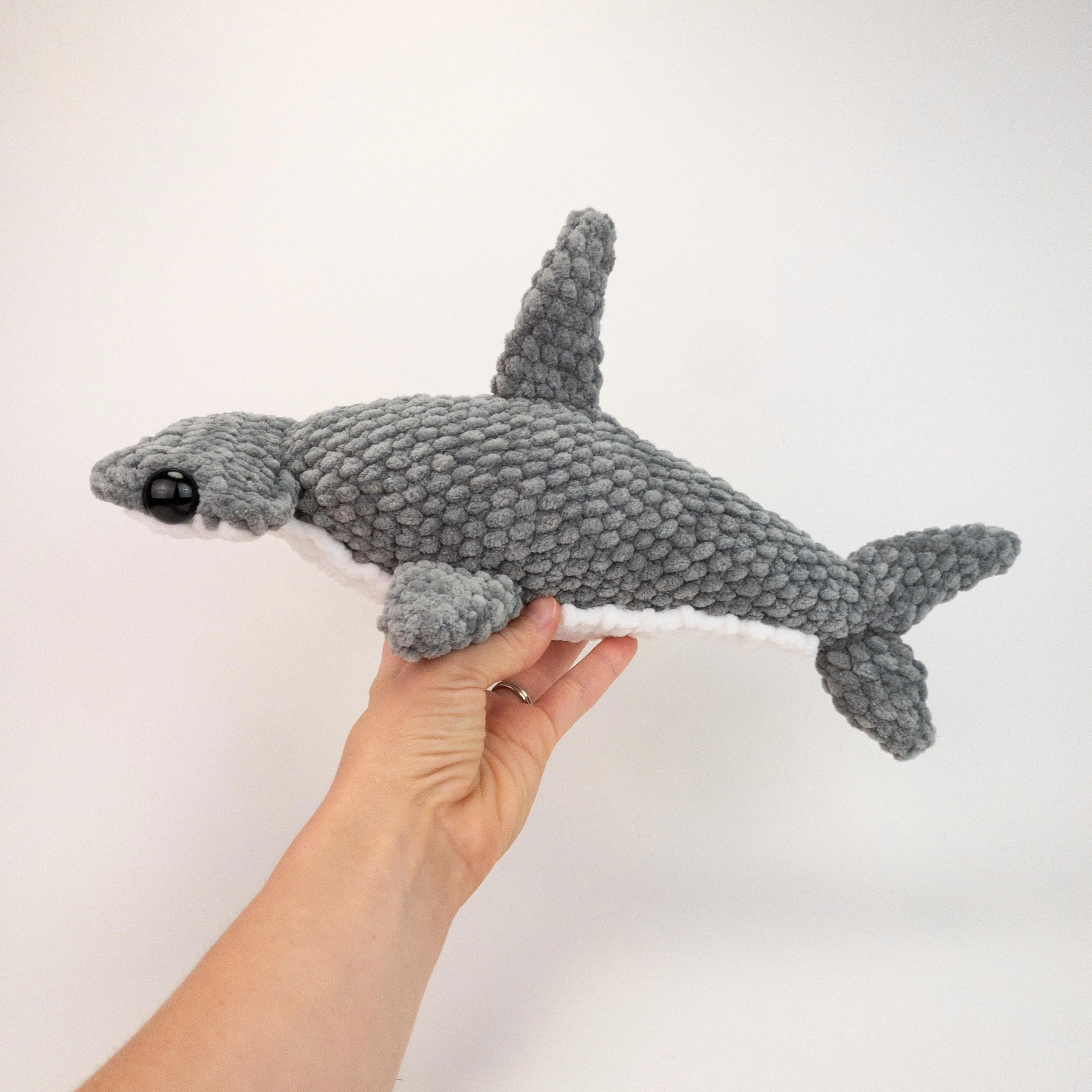 5593-hector-the-hammerhead-shark-1.webp