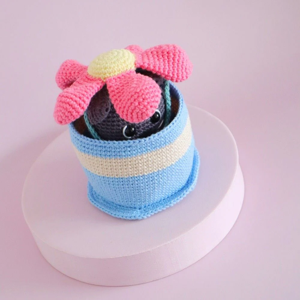 5639-pot-pet-kitty-amigurumi-1.webp