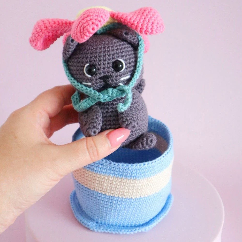 5639-pot-pet-kitty-amigurumi-1.webp