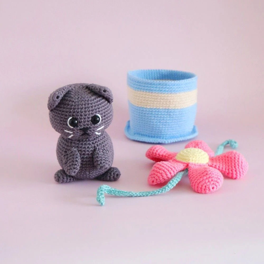 5639-pot-pet-kitty-amigurumi-1.webp