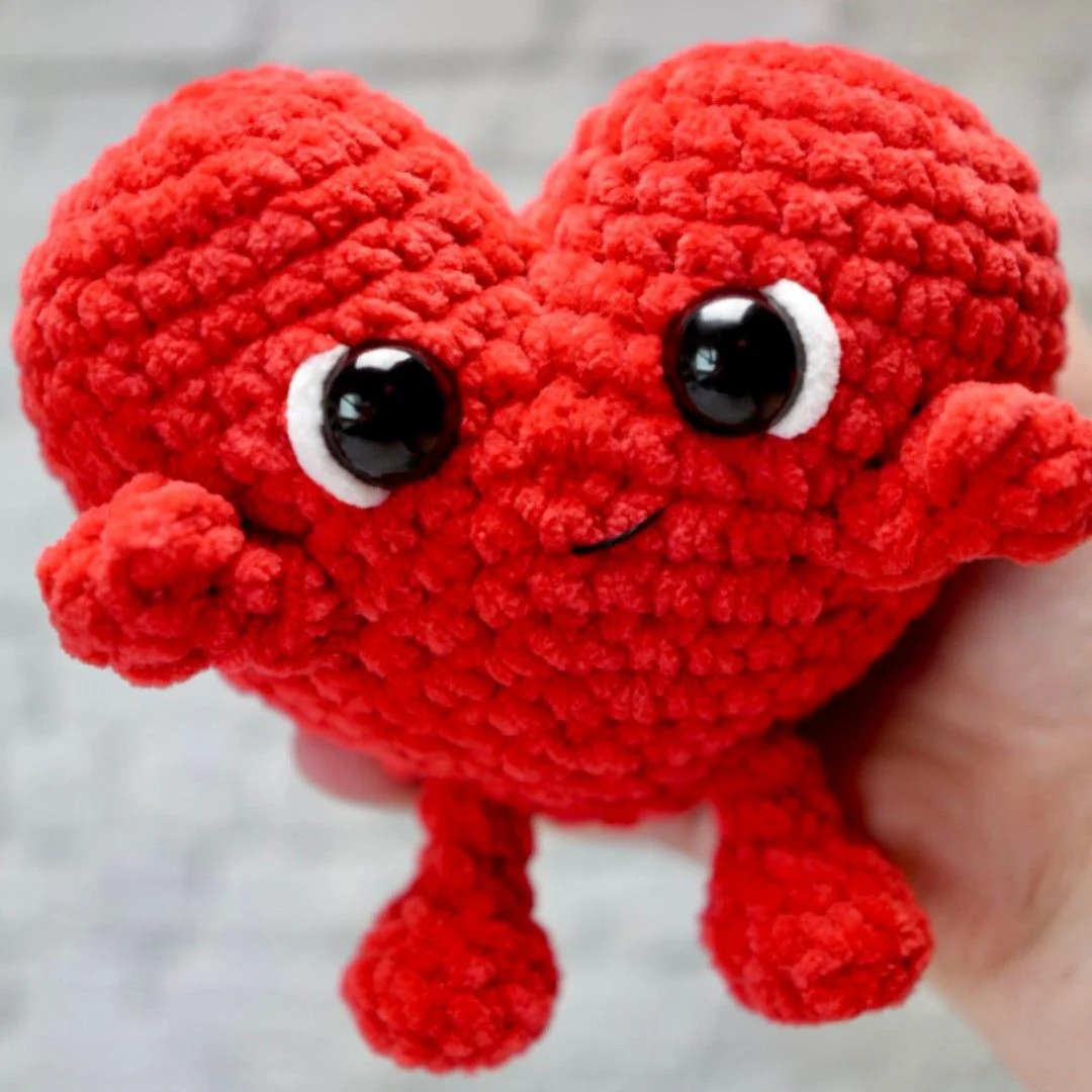 5645-holly-the-heart-1.webp