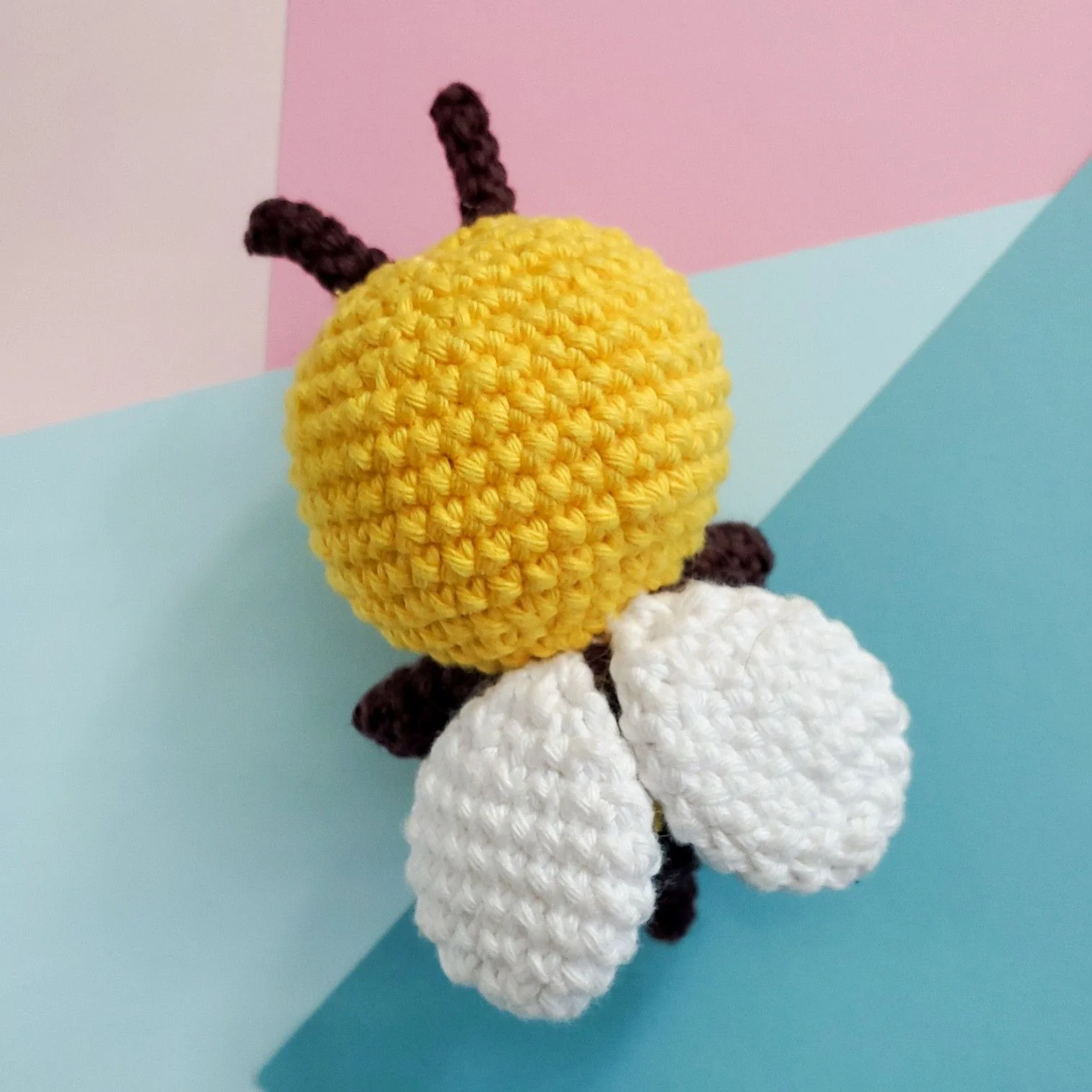5646-bumbo-the-bee-1.webp