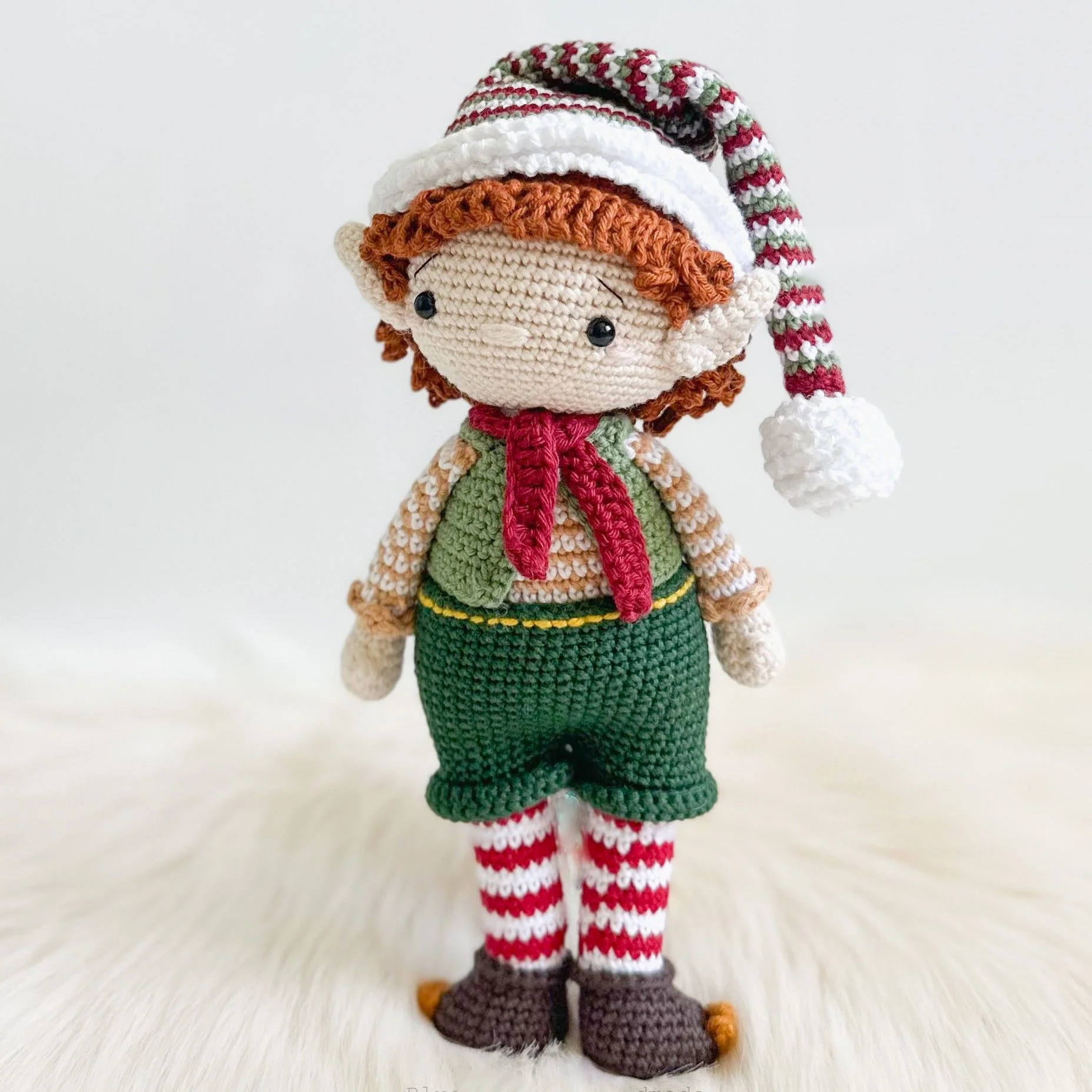 5670-peppermint-the-festive-elf-1.webp