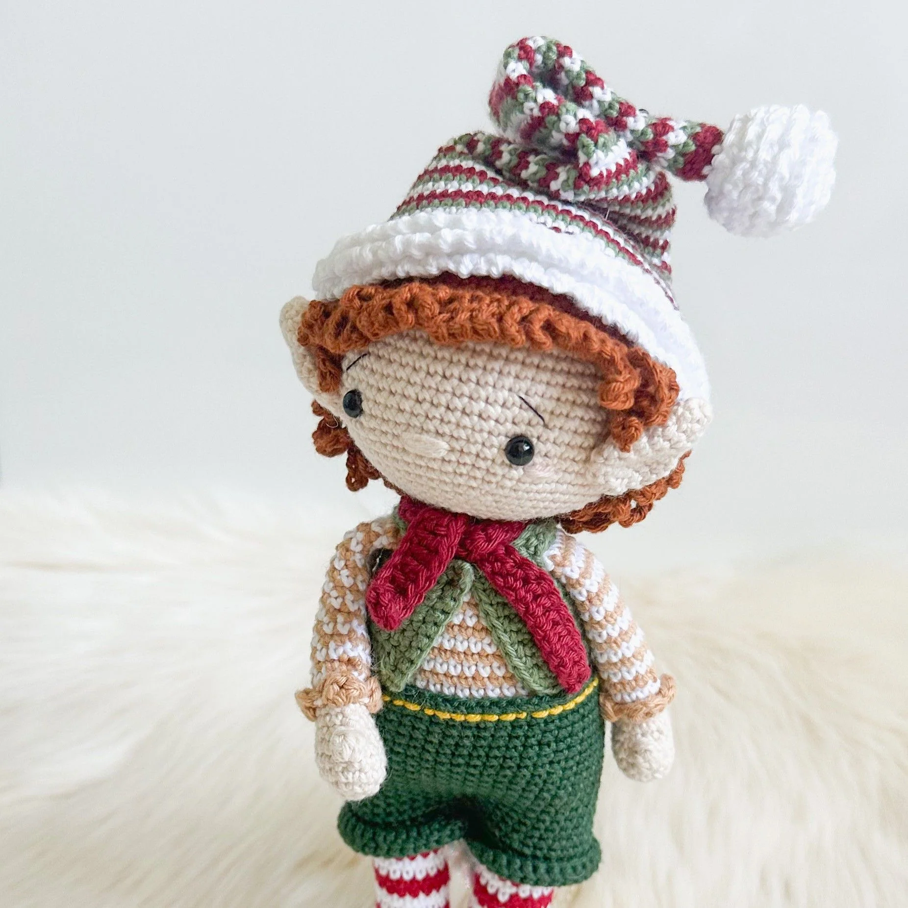 5670-peppermint-the-festive-elf-1.webp