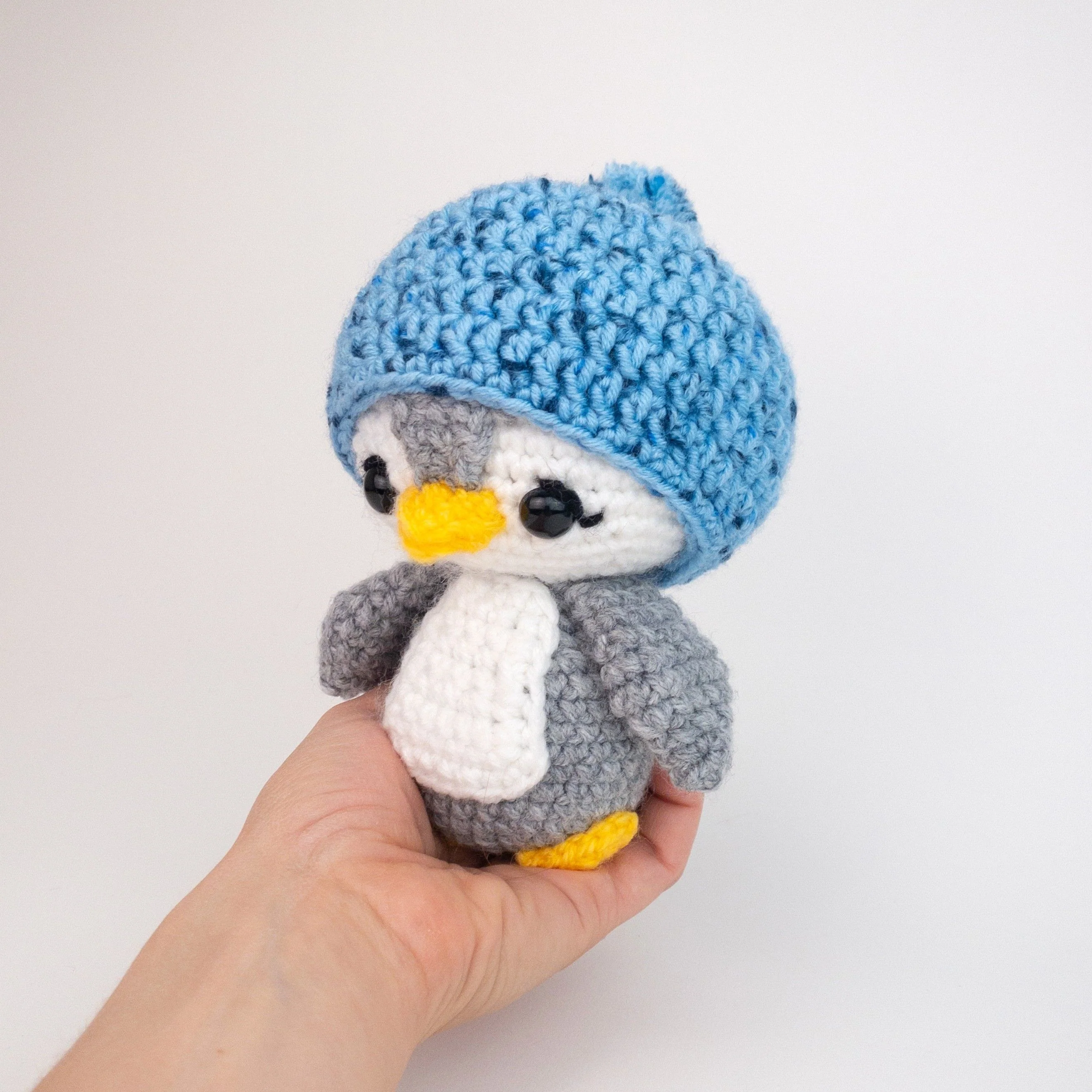 5678-mama-penguin-baby-piper-1.webp
