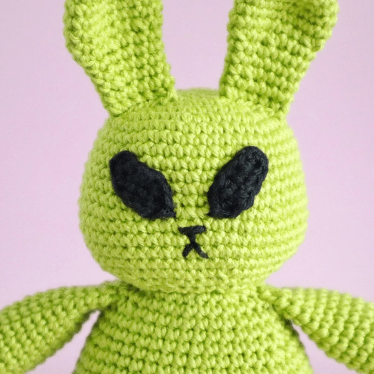 5679-bowie-the-alien-bunny-1.webp