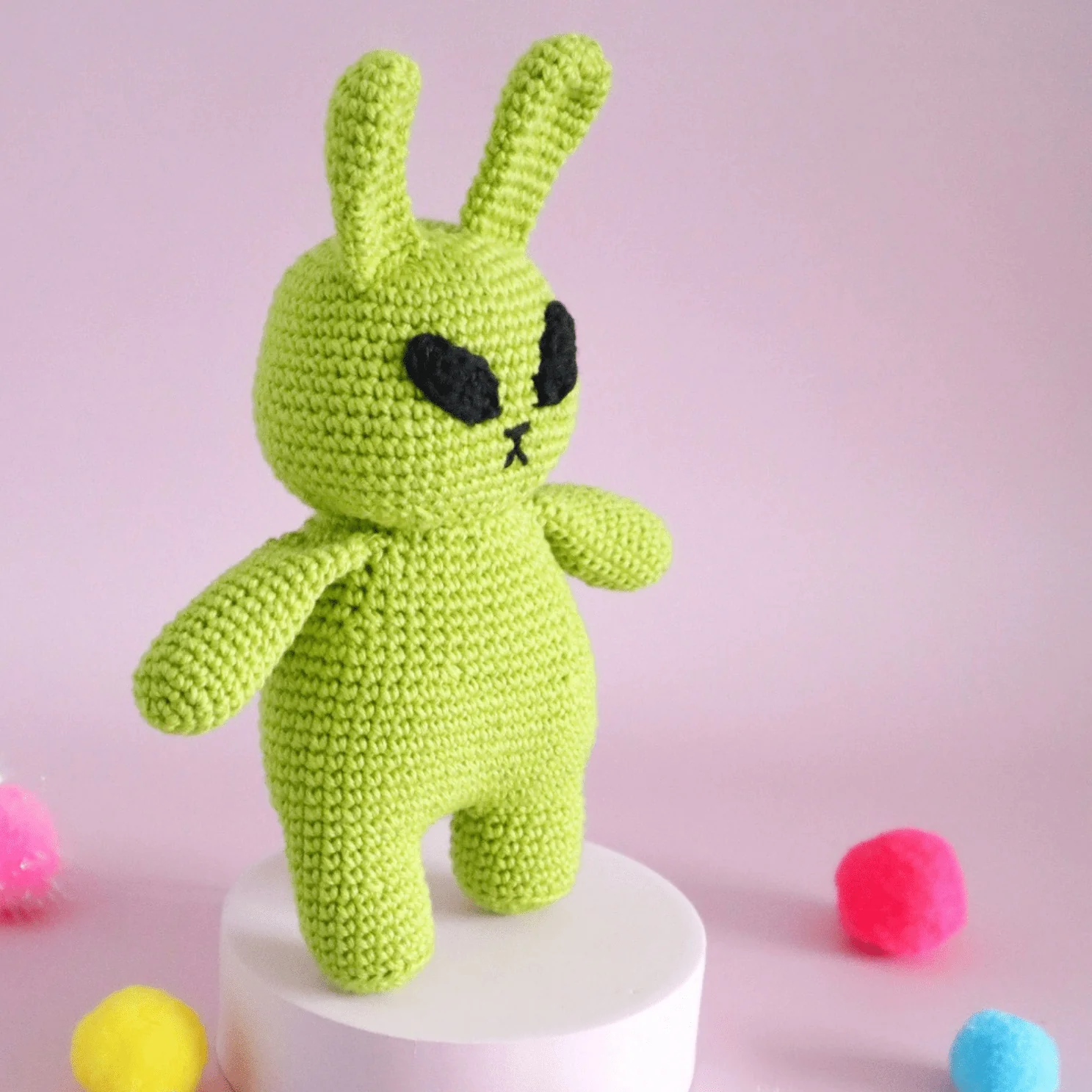 5679-bowie-the-alien-bunny-1.webp