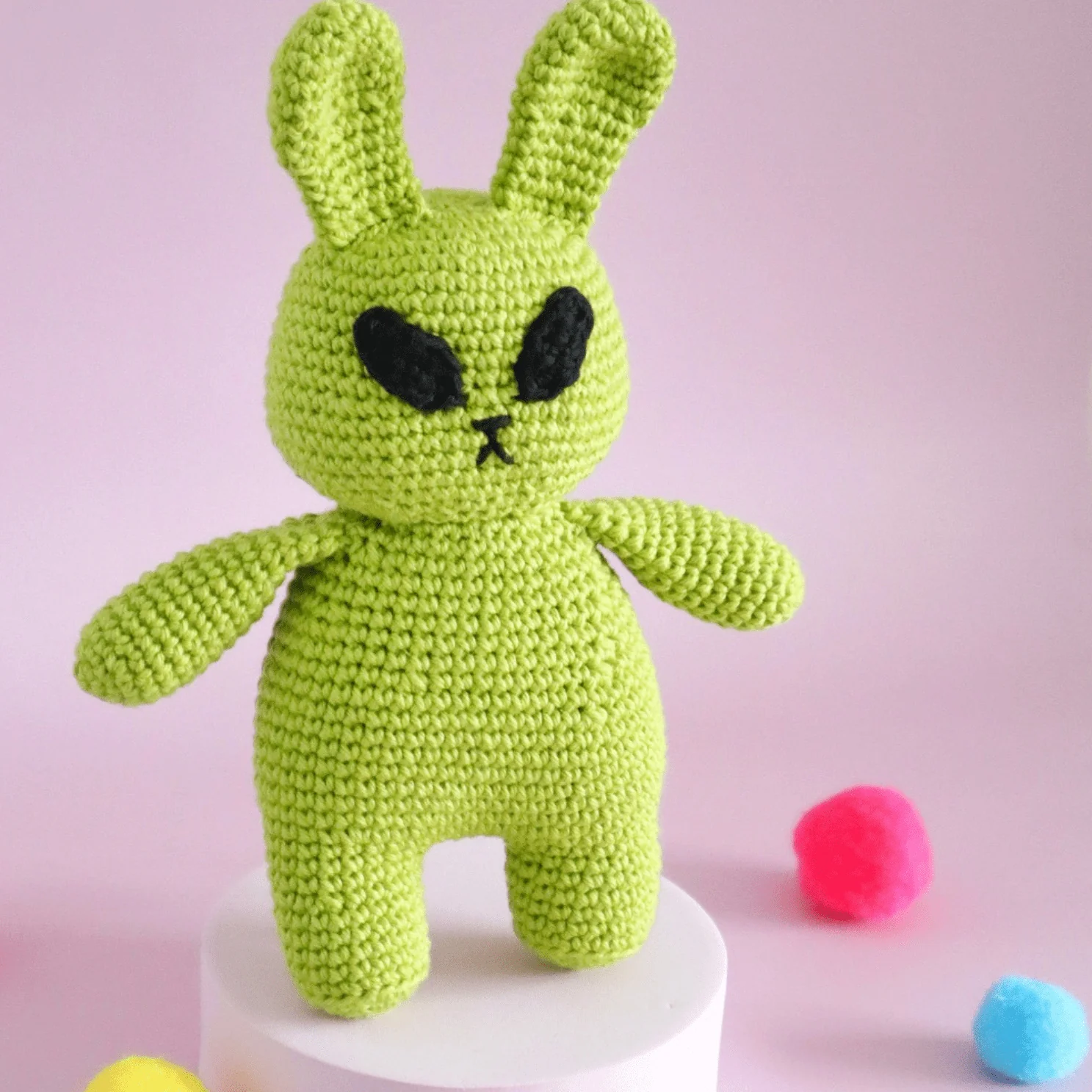 5679-bowie-the-alien-bunny-1.webp