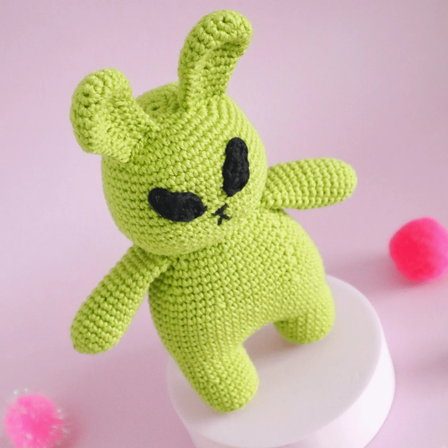 5679-bowie-the-alien-bunny-1.webp