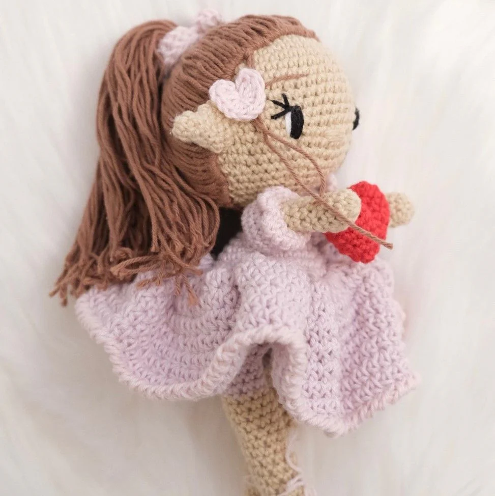 5702-valentina-doll-1.webp