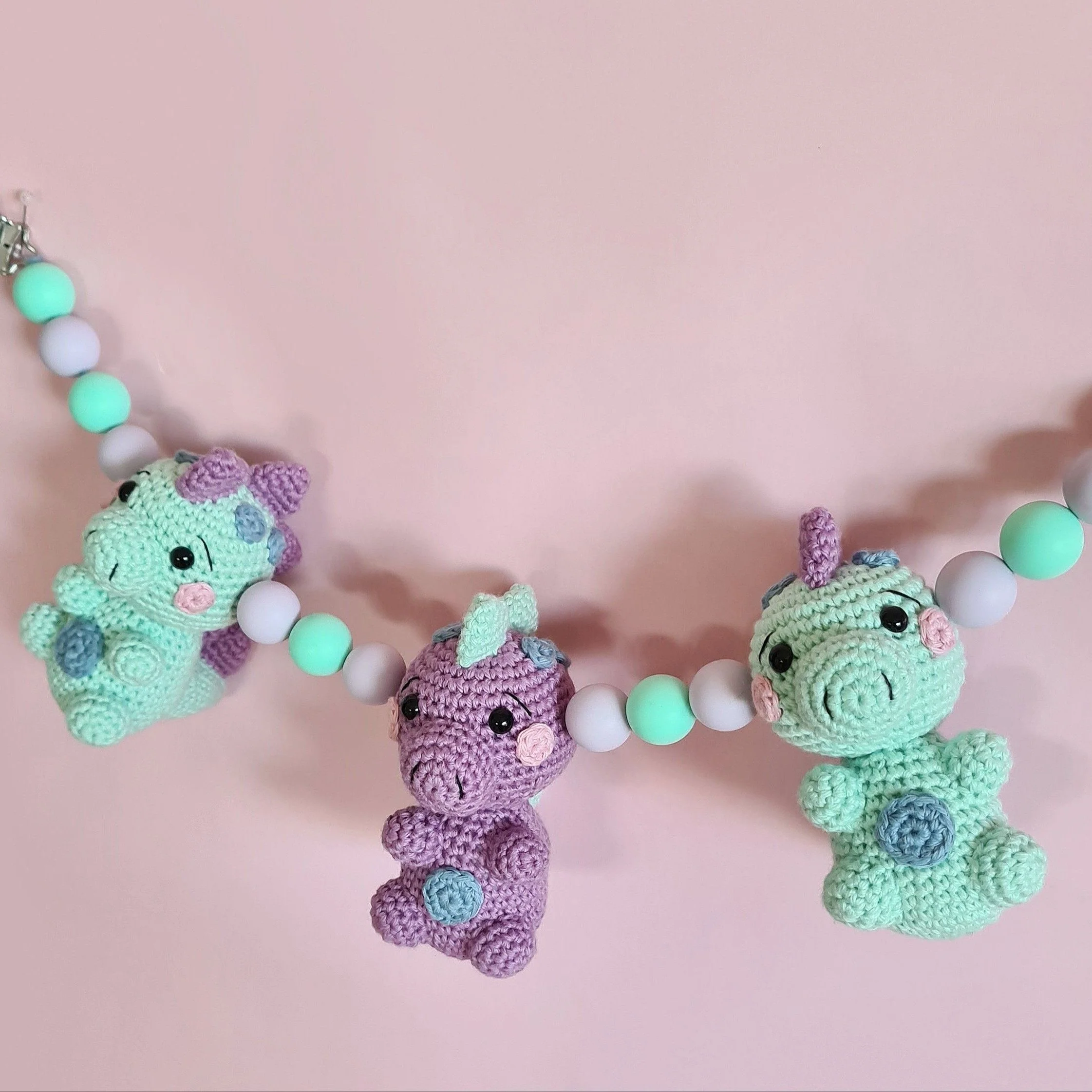 Dino Pram Chain