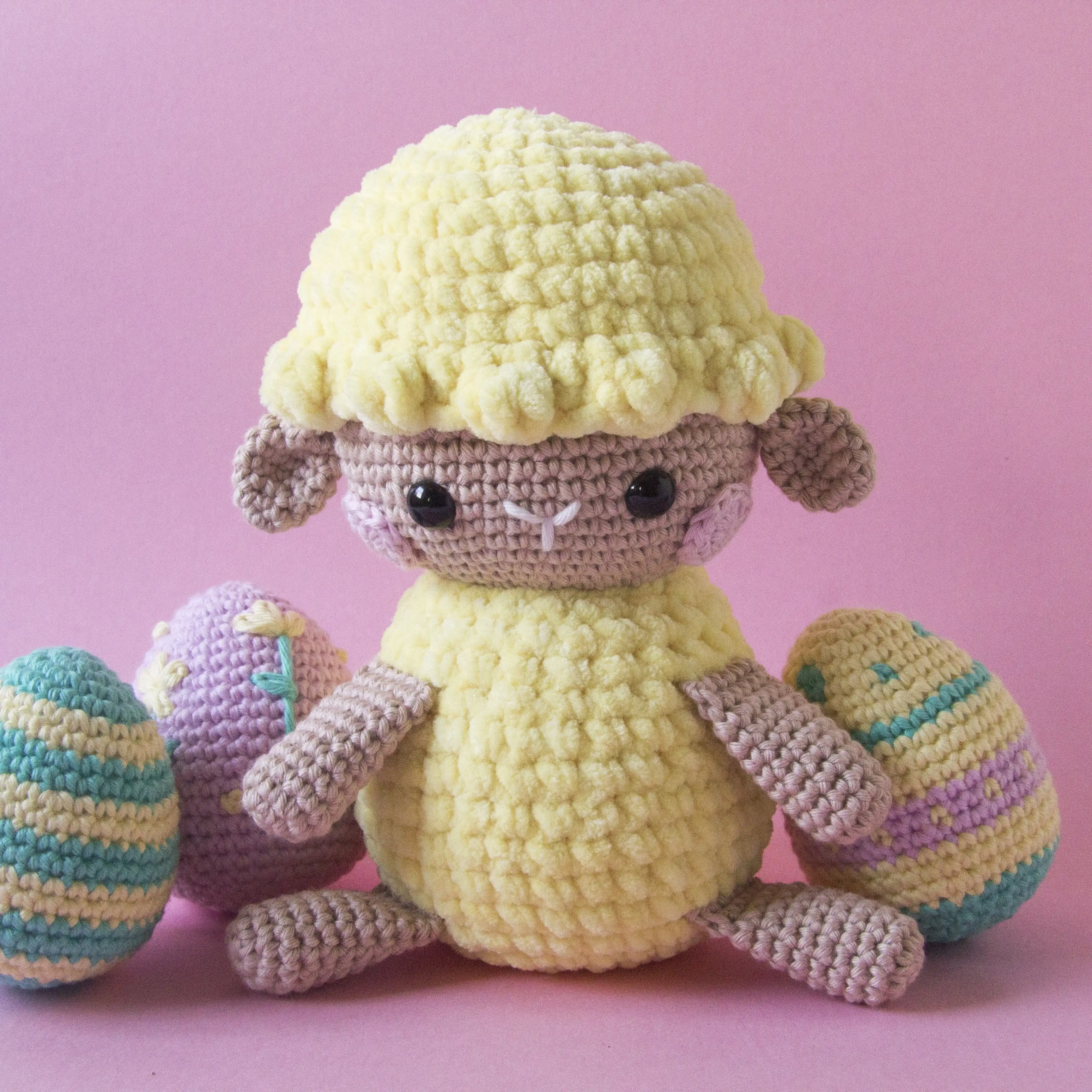 5823-lucy-the-easter-lamb-1.webp