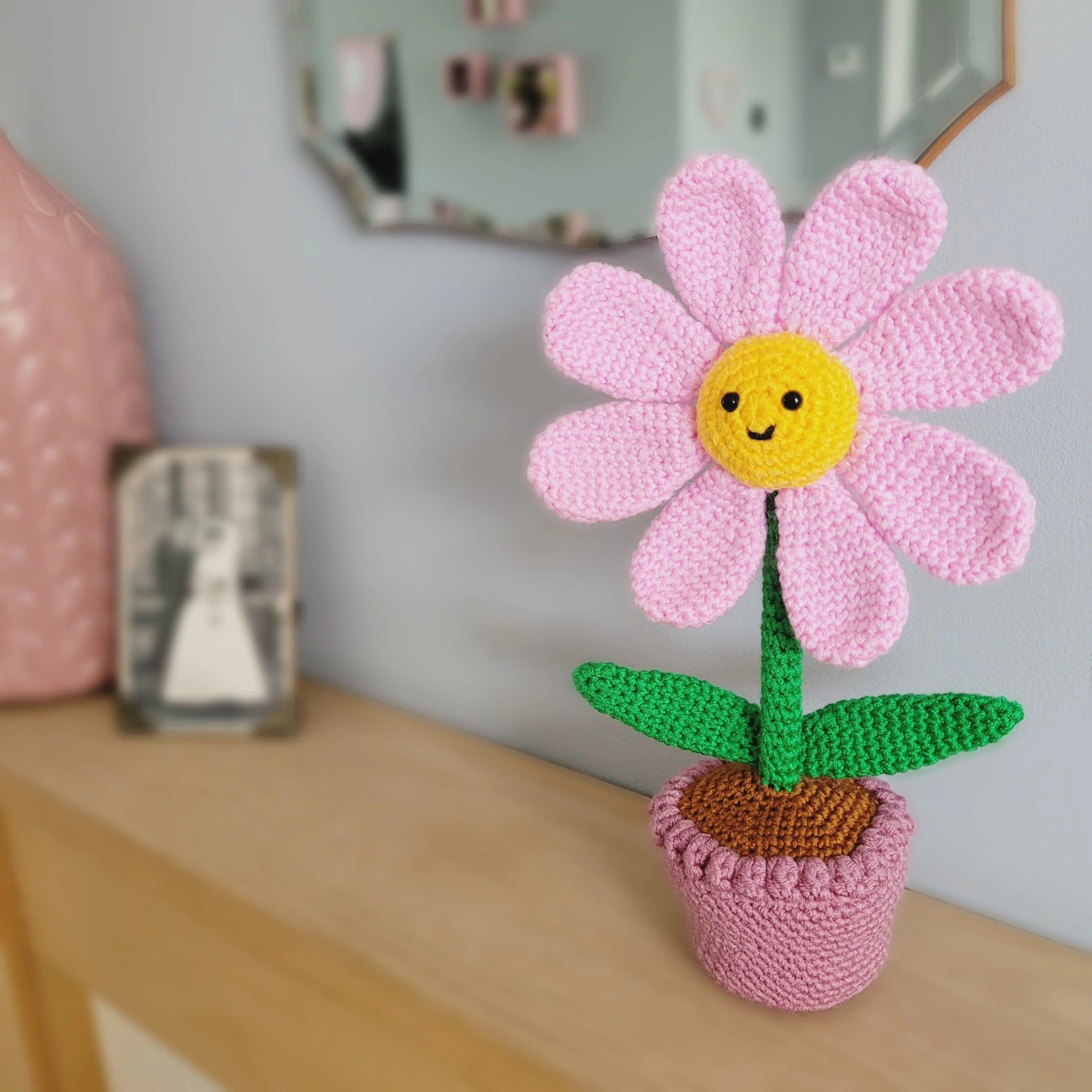 5824-flora-the-flowerpot-1.webp