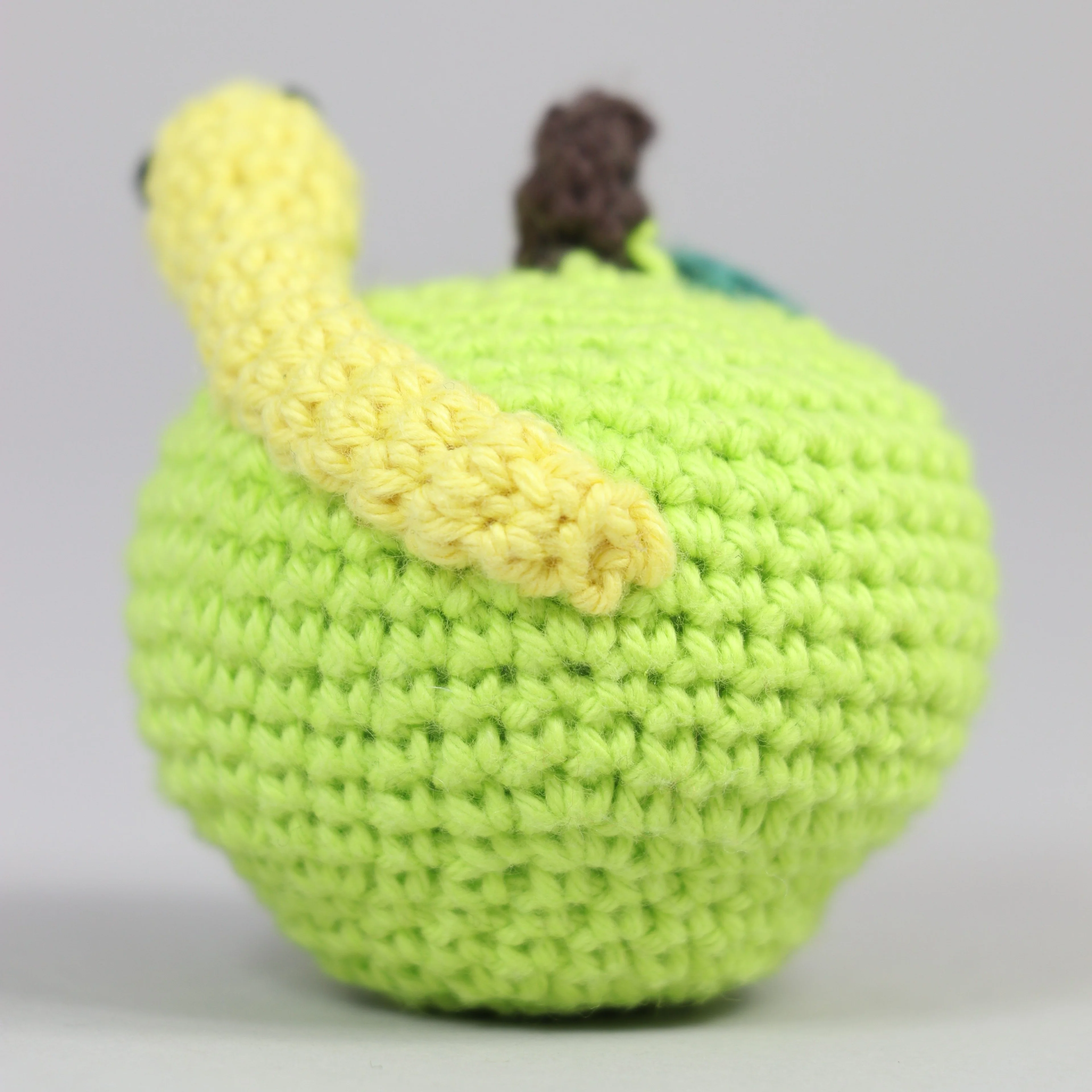 5839-apple-with-worm-1.webp