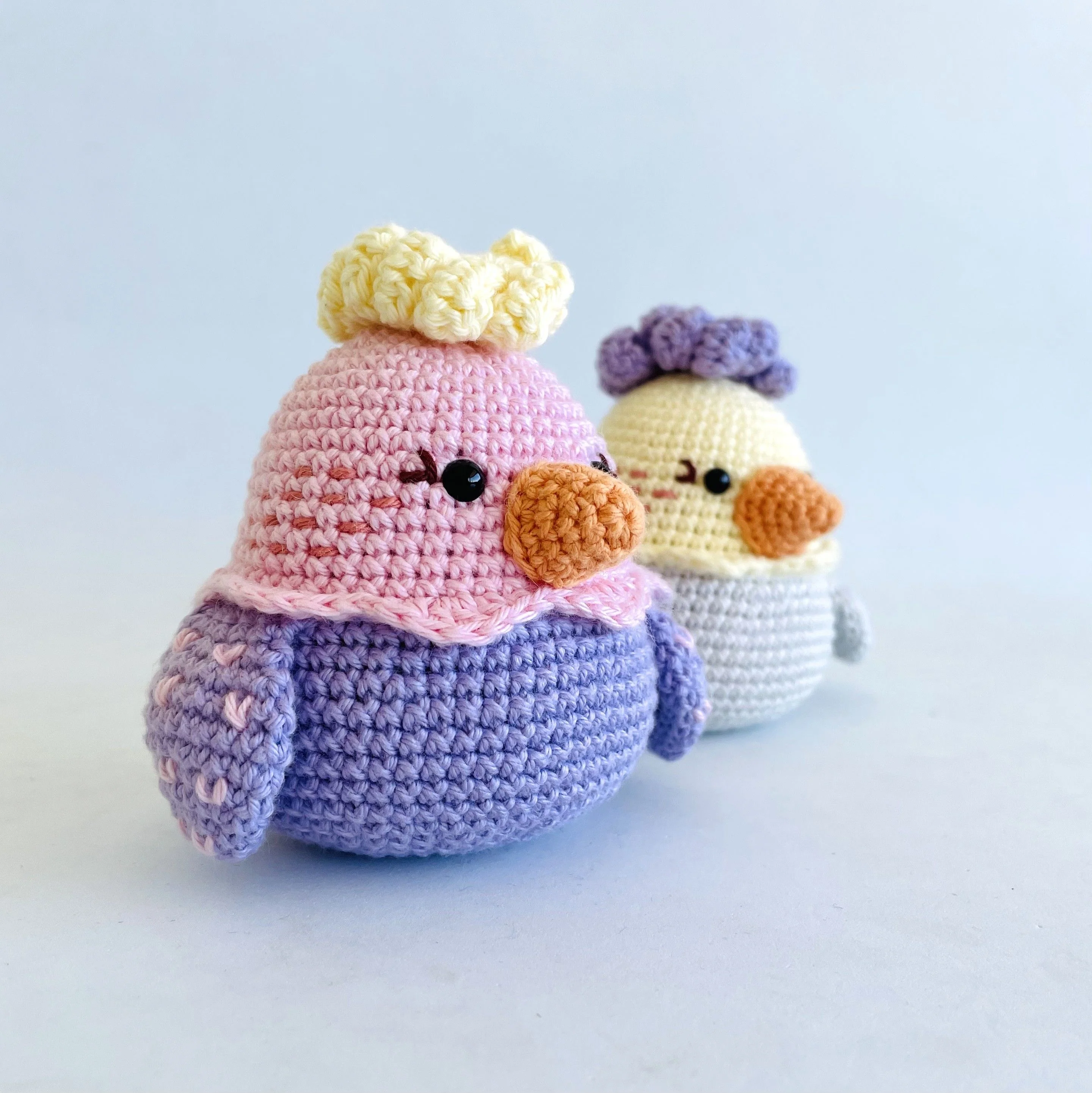 5865-colorful-easter-bunny-hen-1.webp