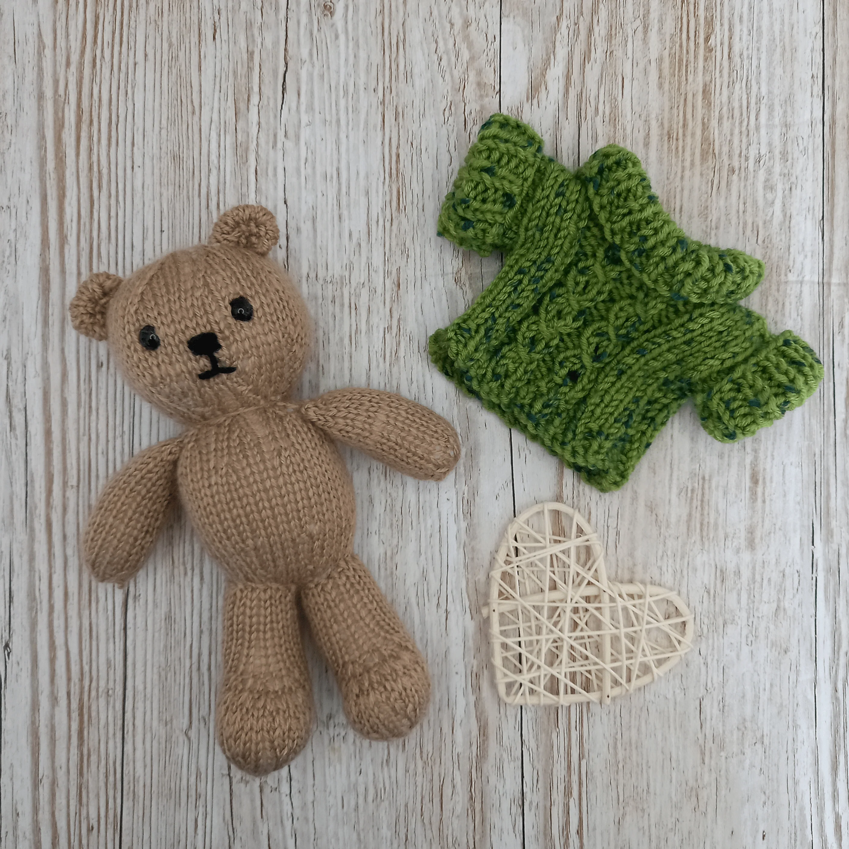 5882-bear-in-sweater-1.webp