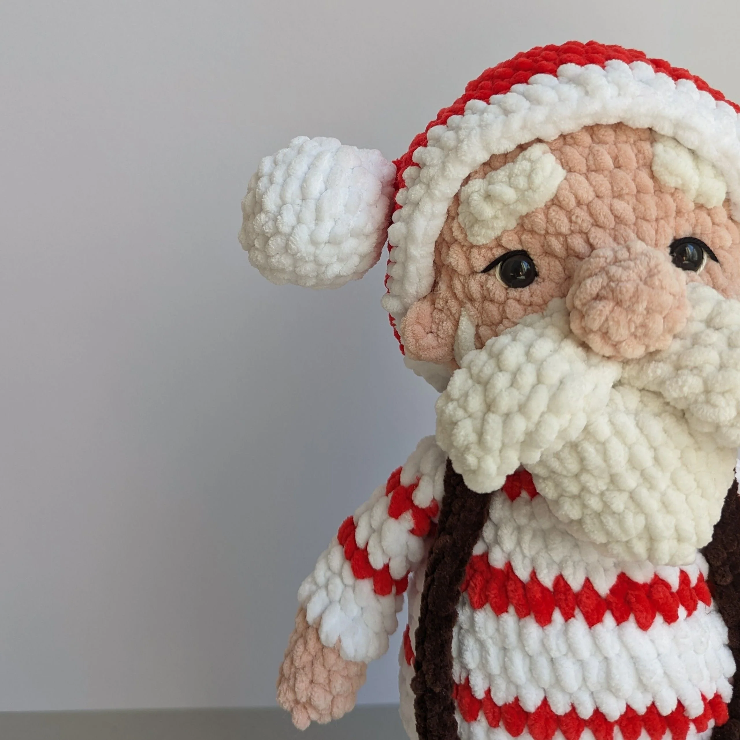 5906-cuddly-santa-1.webp